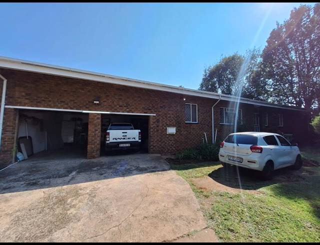 4 BEDROOM HOUSE FOR SALE IN VALHALLA